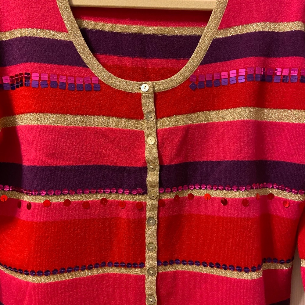 Women’s long sleeve sweater